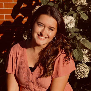 Meet your Posher, Elisa